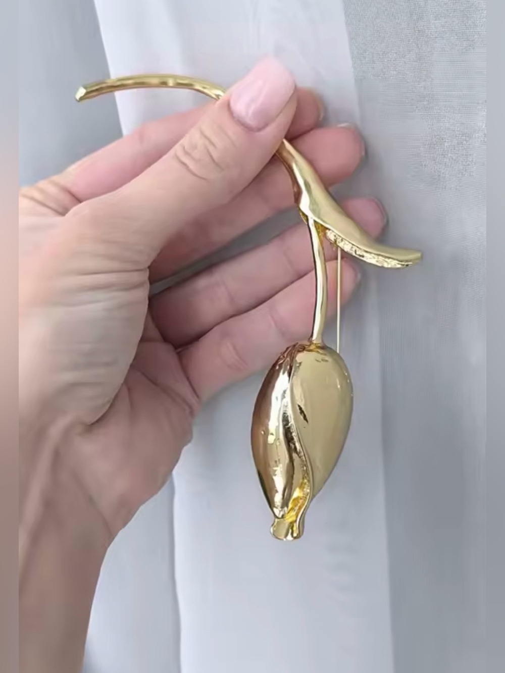 Large Charming Tulip Flower Brooch Pins